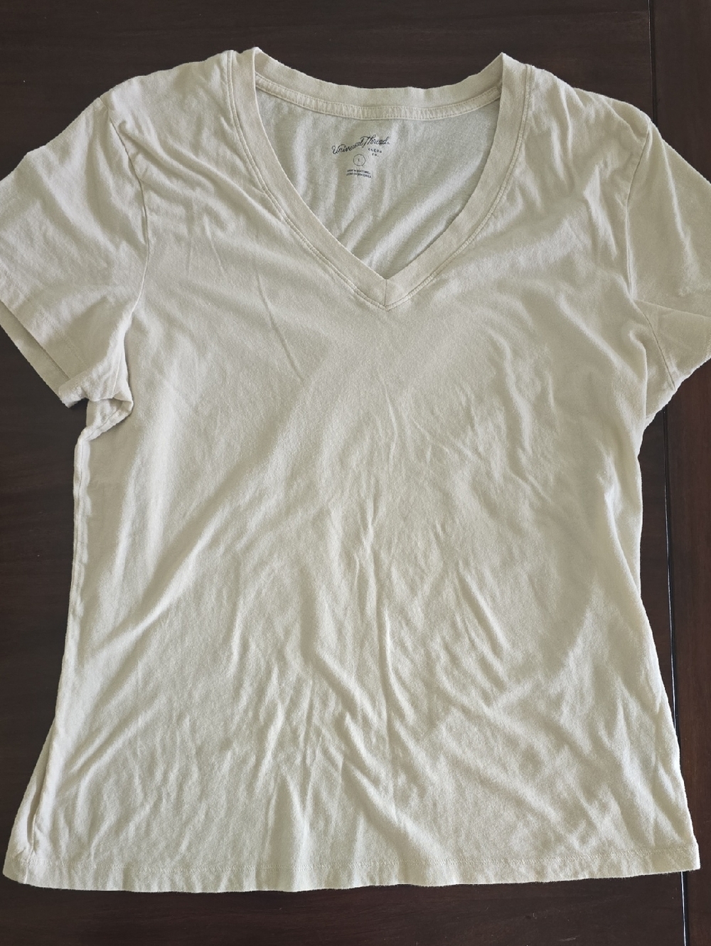 Universal Thread Women's V-Neck Short Sleeve Tee - Light Cream